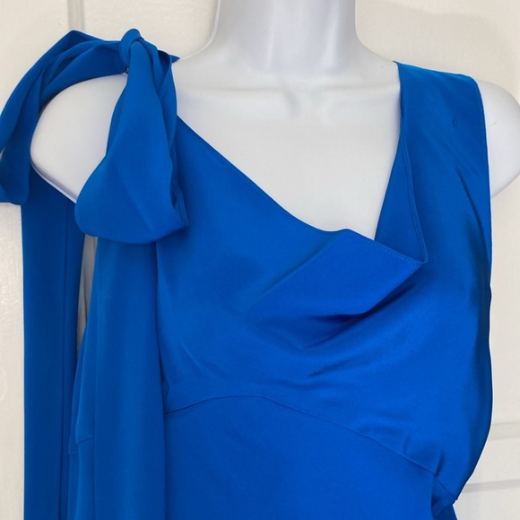 Diane von Furstenberg Bright Blue Sleeveless Silk Blouse Medium - Picture 2 of 10